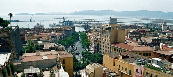 Veduta del porto di Cagliari